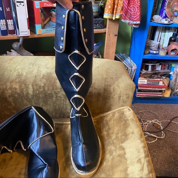 Vintage Y2K black and gold knee high flat boots - Picture 9 of 11